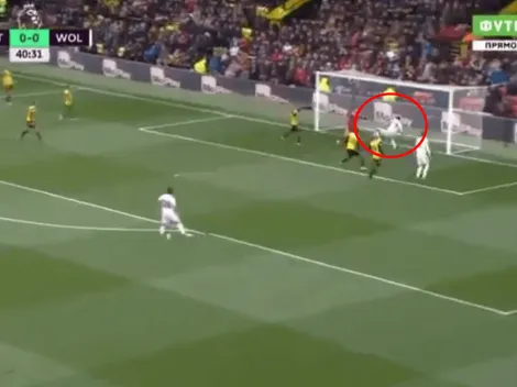 Volvió al gol: centro al área y Raúl Jiménez la empujó de cabeza