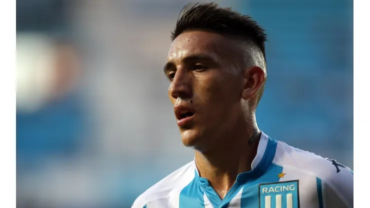 Ricardo Centurión con la camiseta de Racing.