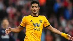 Raúl Jiménez no para de recibir premios.