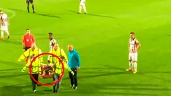 Atención: Chucky Lozano se retiró lesionado tras una fuerte patada