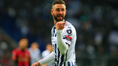 Layún quiere al soldado de Rayados en la Vuelta en el Gigante de Acero