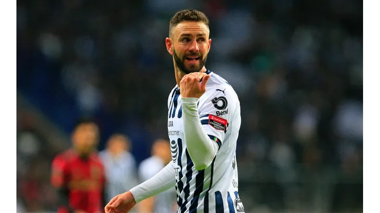 Layún quiere al soldado de Rayados en la Vuelta en el Gigante de Acero