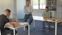 Publicó mensajes contra el club, el Ajax lo contrató y le implementaron un castigo ejemplar