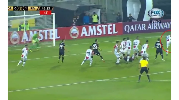 ¿Fue penal para River? La polémica de la noche se dio en el área de Palestino