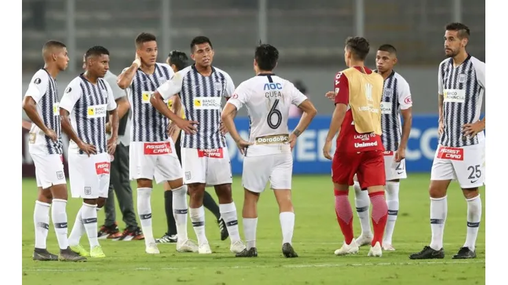 A Alianza Lima no le sale nada: no le cobraron un penal gigante y perdió ante Inter