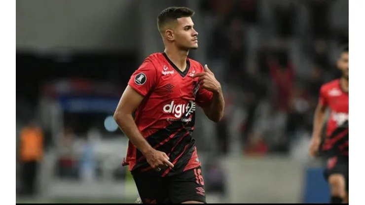 Wilstermann vs Atlético Paranaense por la Copa Libertadores.