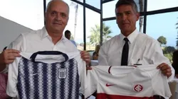 En cara al partido ante Alianza los dirigentes se reunieron y cambiaron camisetas