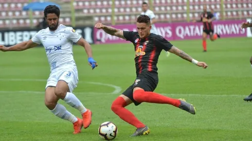 Cruzeiro lidera con comodidad.