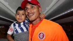 ¡Que gran gesto Paolo! el delantero le cumplió el sueño a un pequeño hincha de Alianza Lima