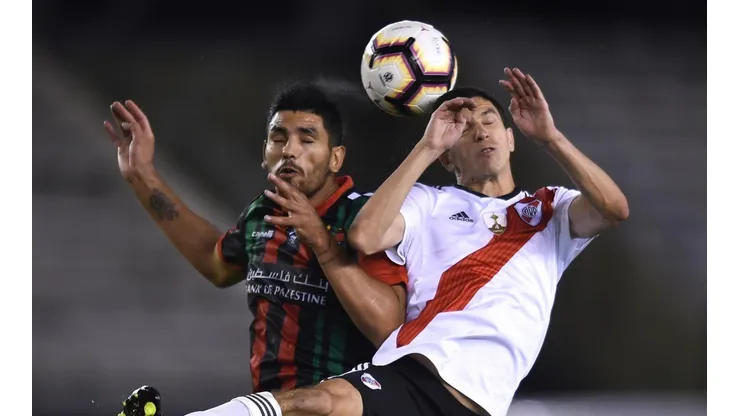 Lucas Passerini enfrentando a River.