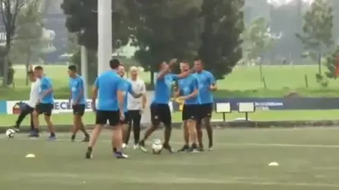 Nández la pisó, le tiró un caño a Fabra y se rieron todos en la práctica de Boca