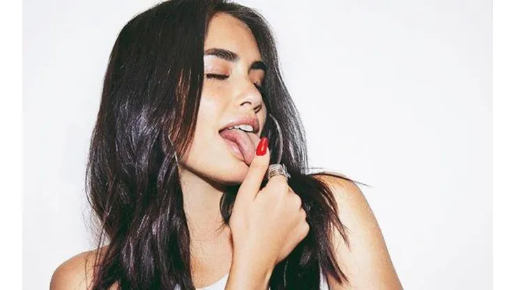 Lali Esposito se sacó una foto en modo bomba, mostró uno de sus tatuajes y explicó por qué se lo hizo
