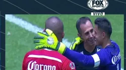 Polémica en Fox Sports: ¿el árbitro festejó el triunfo con los jugadores de Toluca?