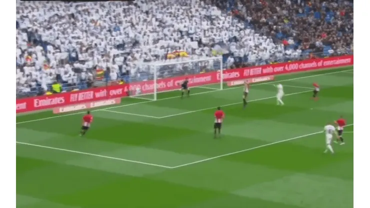 Video: Benzemá vuelve a poner el pecho y la cabeza por Real Madrid