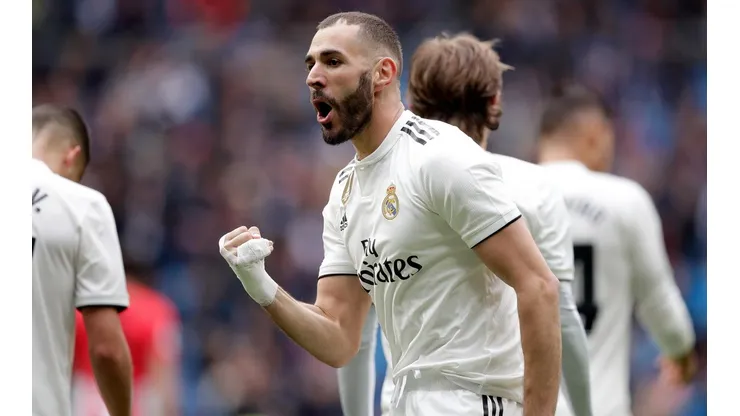 Benzema anotó de cabeza para el Real Madrid.