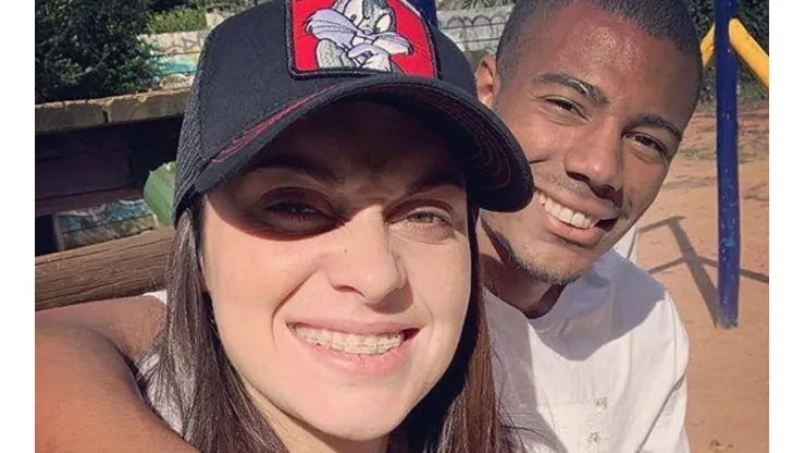 La mujer de De La Cruz le puso like a un tuit que le pega a Zárate y banca a Pratto
