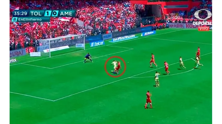 Anticipó, ganó y dejó sentado al arquero: golazo de Roger Martínez para el América