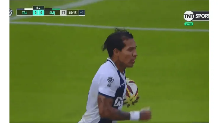 Dayro Moreno fue más rápido que el arquero y marcó el 1-0 para Talleres