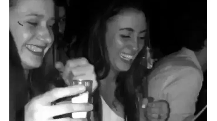 Video viral: ella quería clavar un tequilazo, pero agarró un vaso con sal