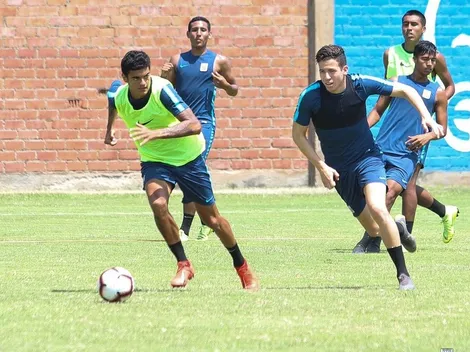 Hinchas de Alianza Lima ingresaron al entrenamiento para tener una charla con los jugadores