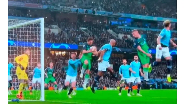 Gol de Llorente.