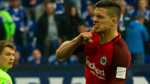 Luka Jovic no será de Barcelona ni de Real Madrid