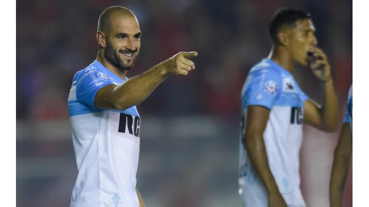 Lisandro López se encontró con su ídolo y le cambió la camiseta