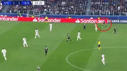 Foto de la jugada del Ajax.