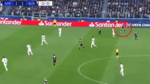 Foto de la jugada del Ajax.