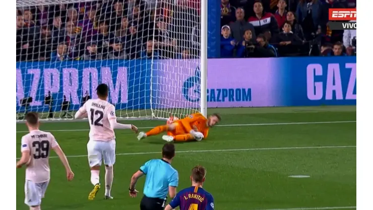 Muchas gracias, De Gea: el arquero del United le regaló el segundo del Barcelona a Messi