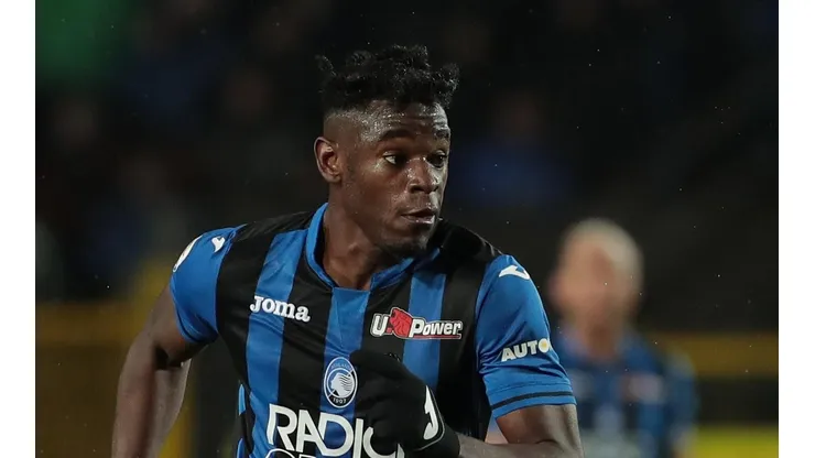 Sorpresa: a Duván Zapata le apareció una novia desde la Premier League