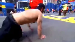 Emocionante: terminó a la rastra la maratón de Bostón por una promesa