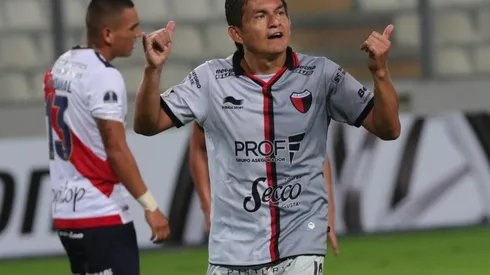 Colón vs Deportivo Municipal por la Copa Sudamericana.