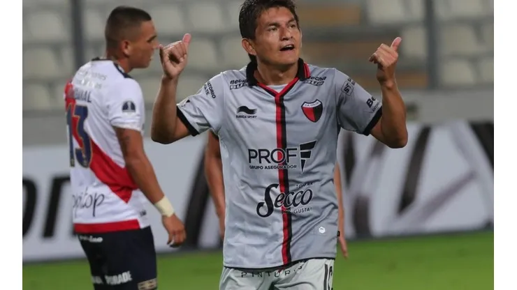 Colón vs Deportivo Municipal por la Copa Sudamericana.