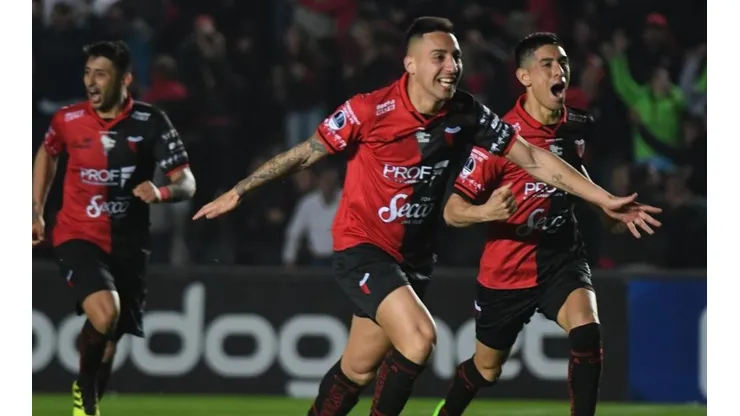 Colón vs Deportivo Municipal por la Copa Sudamericana.
