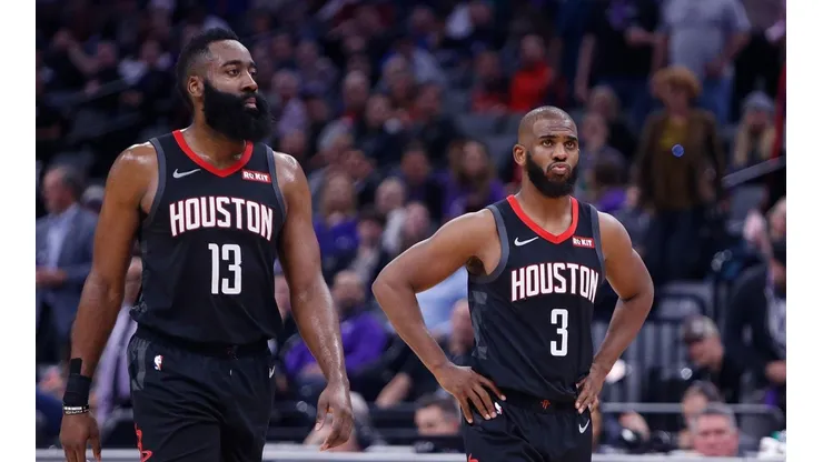 Chris Paul se puso celoso de James Harden y se fue en plena rueda de prensa