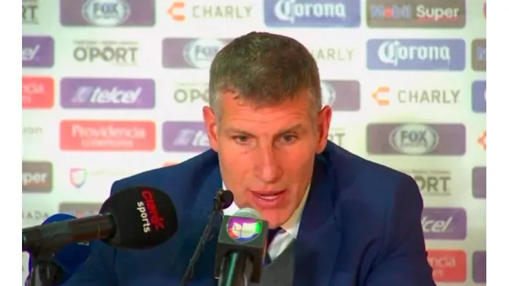 Palermo en conferencia de prensa.