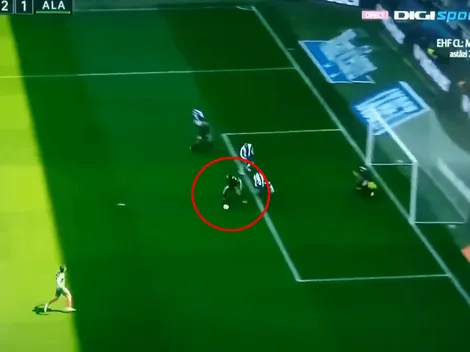 Calleri quedó sólo abajo del arco y definió como pudo