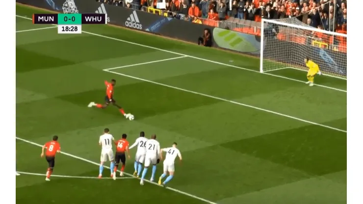 Foto del penal de Pogba.