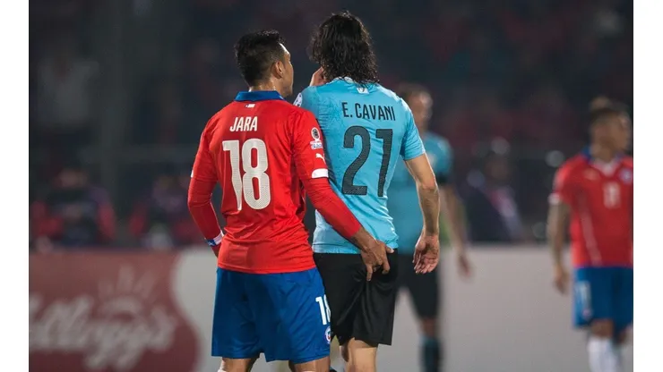 Foto de Edinson Cavani con Jara.