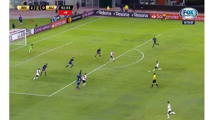 Golazo de De La Cruz.