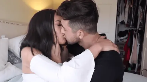 Video: youtuber le comió la boca a su hermana para tener más seguidores