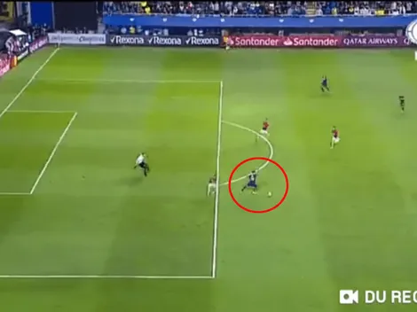 Zárate lo vio al arquero en cualquier lado y se la picó en modo Dios