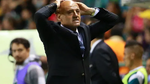 Polémico: Chelis comparó a León con "un chico gay"