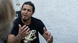 La cláusula más inédita del mundo: puede faltar a los partidos ¡si toca el Indio Solari!