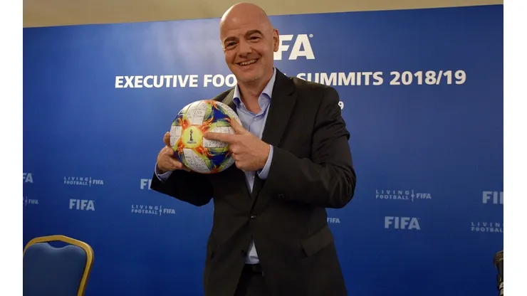 Más oportunidades: Infantino avisó que espera aumentar el número de selecciones en Qatar 2022