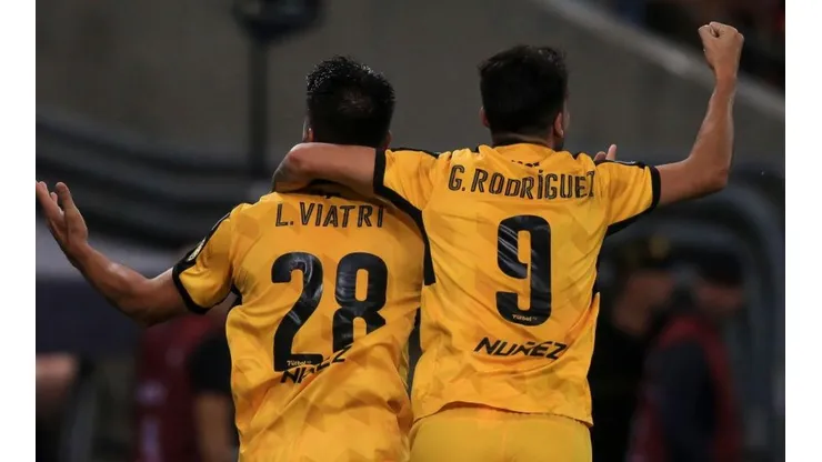 Peñarol vs Liga por la Copa Libertadores.
