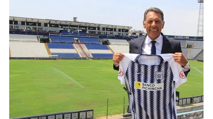 Alianza Lima saludó a Russo por su cumpleaños y los hinchas se hicieron sentir en los comentarios