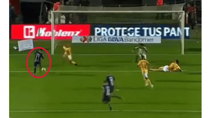 ¡No! Martín Rodríguez falló un gol insólito debajo del arco