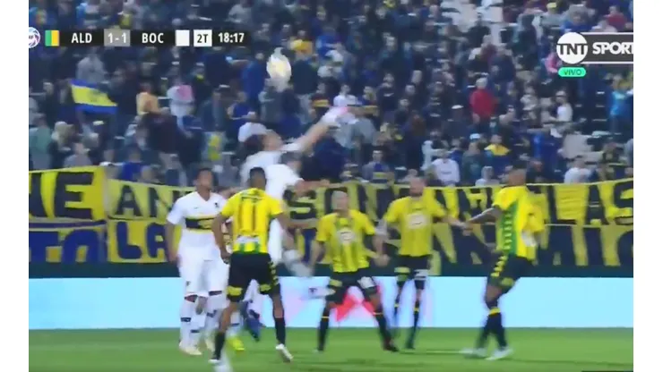Que Andrada ni se resfríe: Marcos Díaz casi se hace un gol en contra en su debut